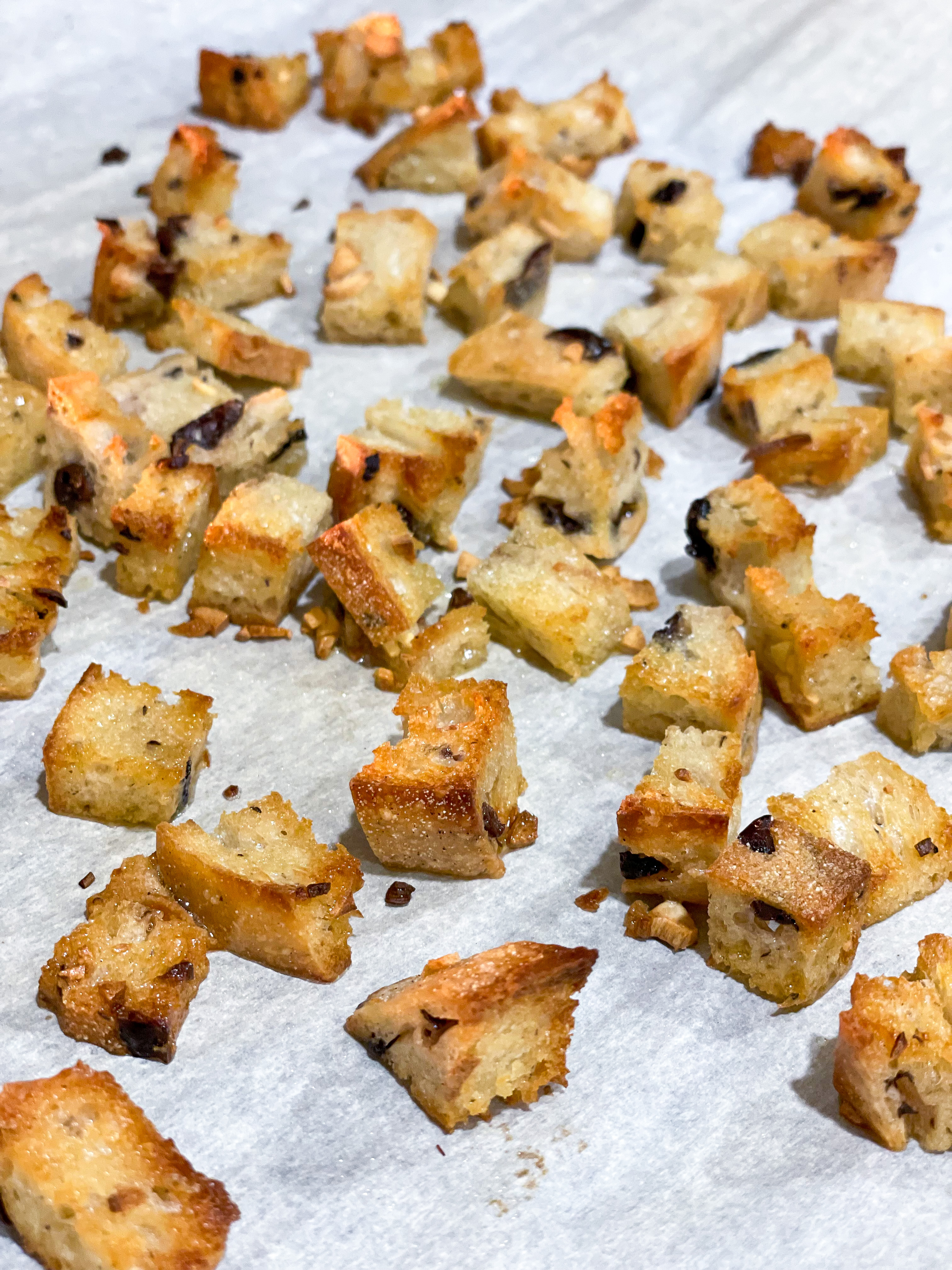 How To Make Delicious Homemade Garlic Croutons